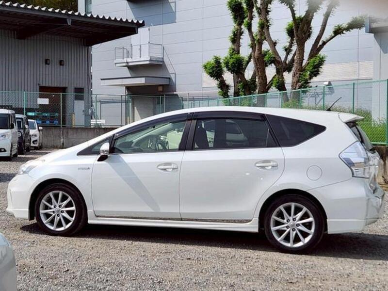 PRIUS ALPHA