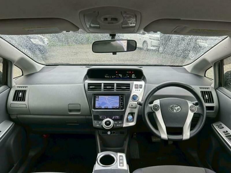 PRIUS ALPHA