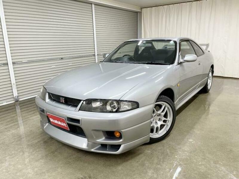 NISSAN SKYLINE