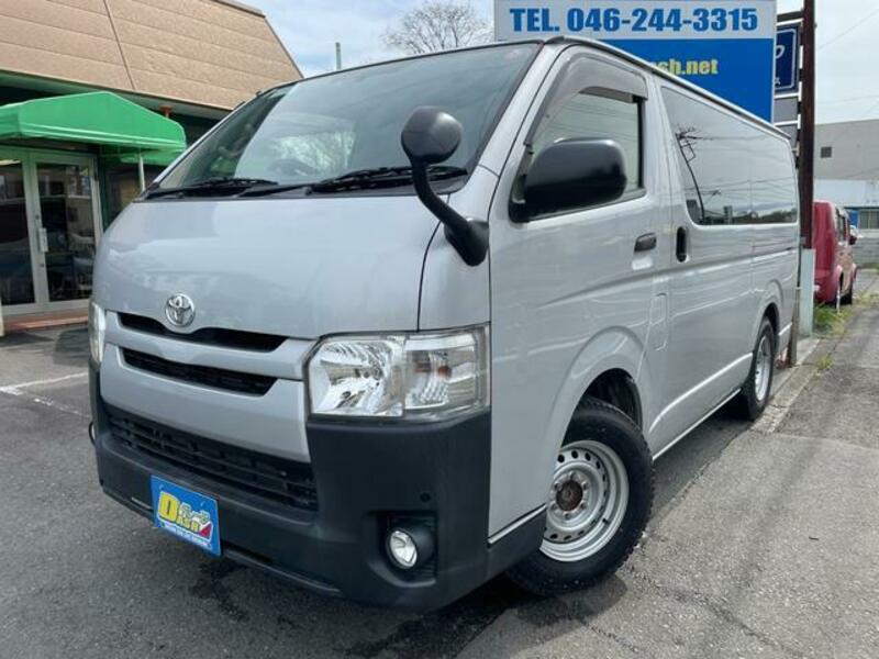 TOYOTA HIACE VAN