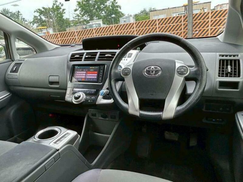 PRIUS ALPHA