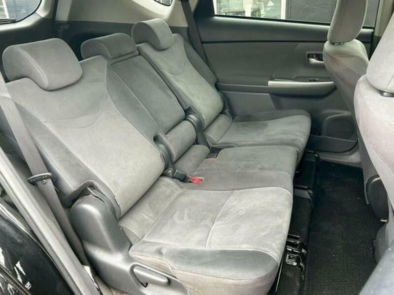 PRIUS ALPHA