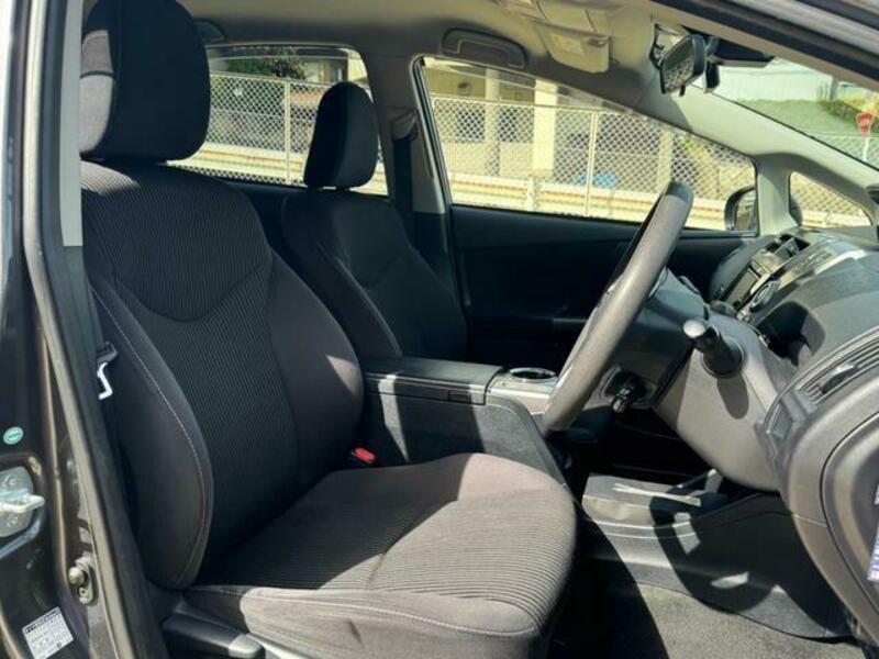 PRIUS ALPHA