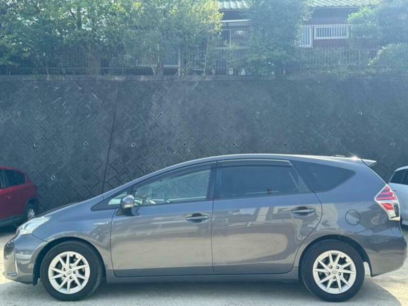 PRIUS ALPHA