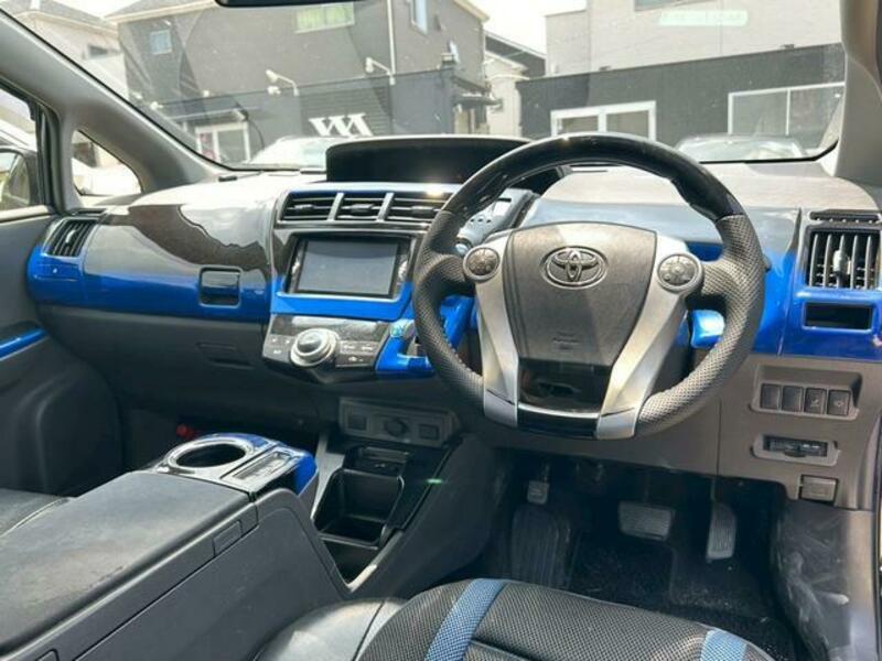 PRIUS ALPHA