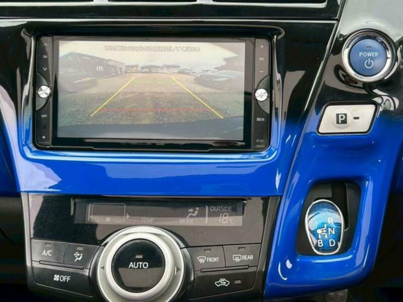PRIUS ALPHA