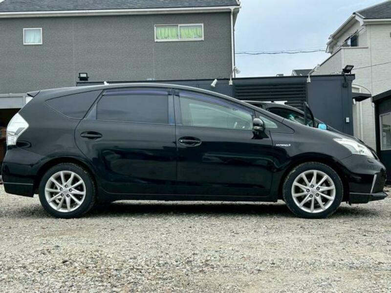 PRIUS ALPHA