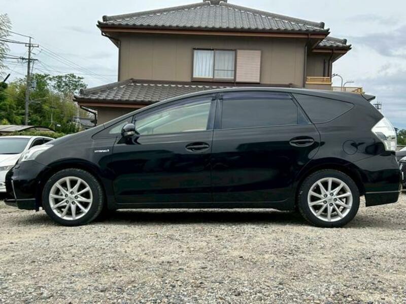 PRIUS ALPHA