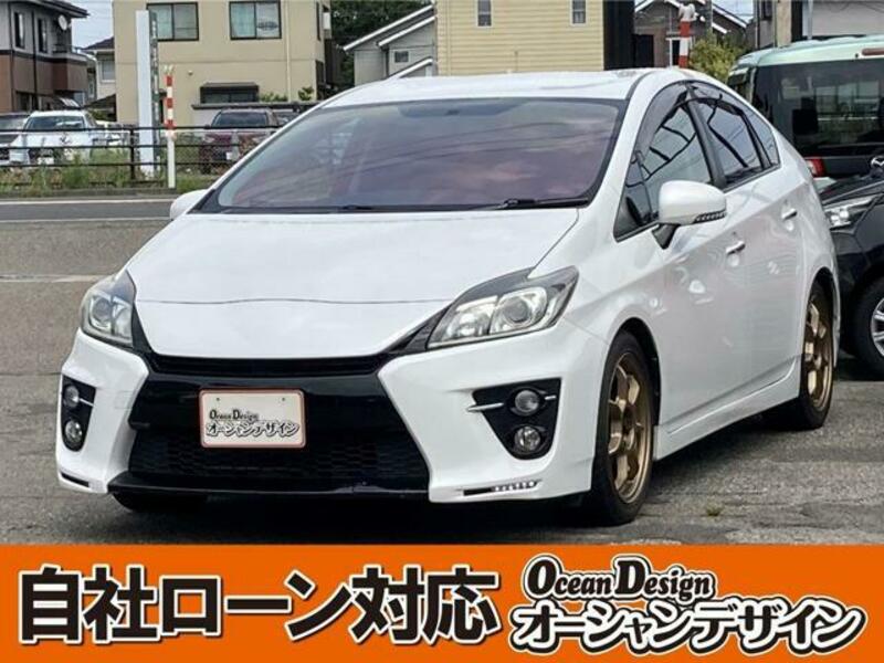 TOYOTA PRIUS