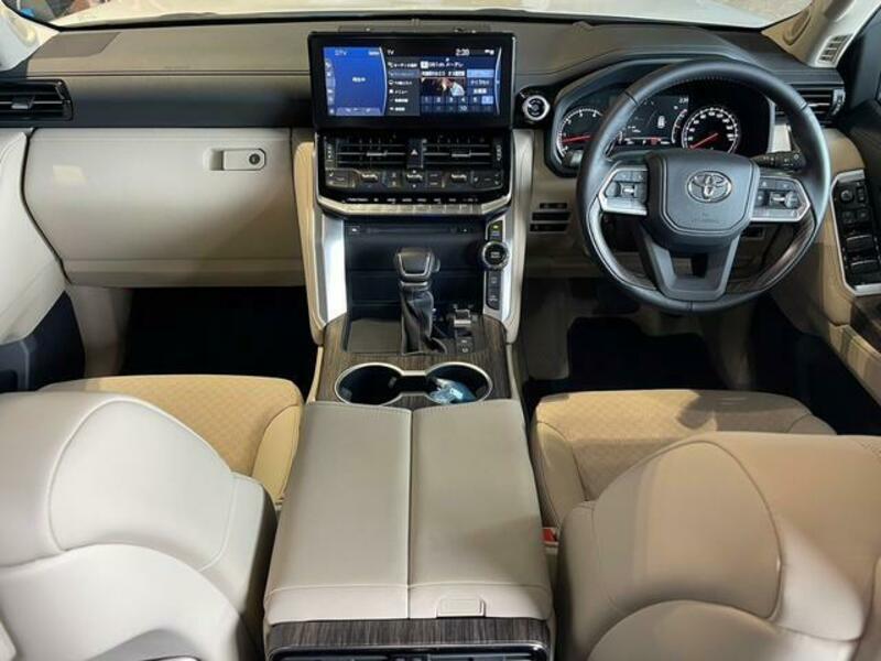 LAND CRUISER