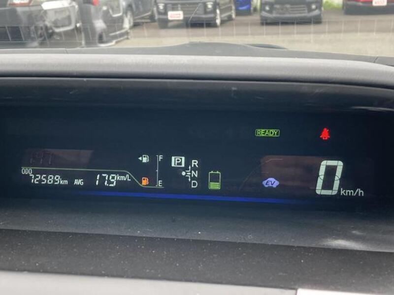 PRIUS ALPHA
