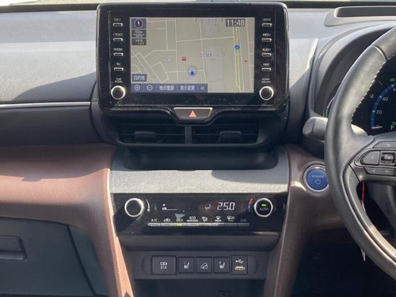 YARIS CROSS