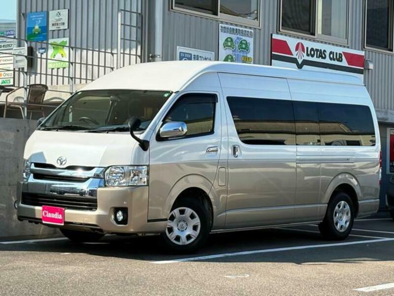TOYOTA HIACE WAGON