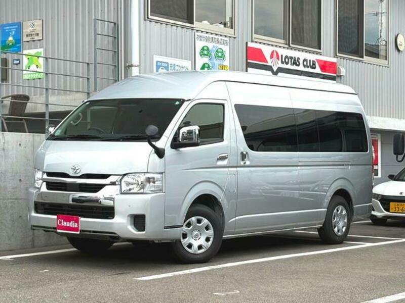 TOYOTA HIACE WAGON