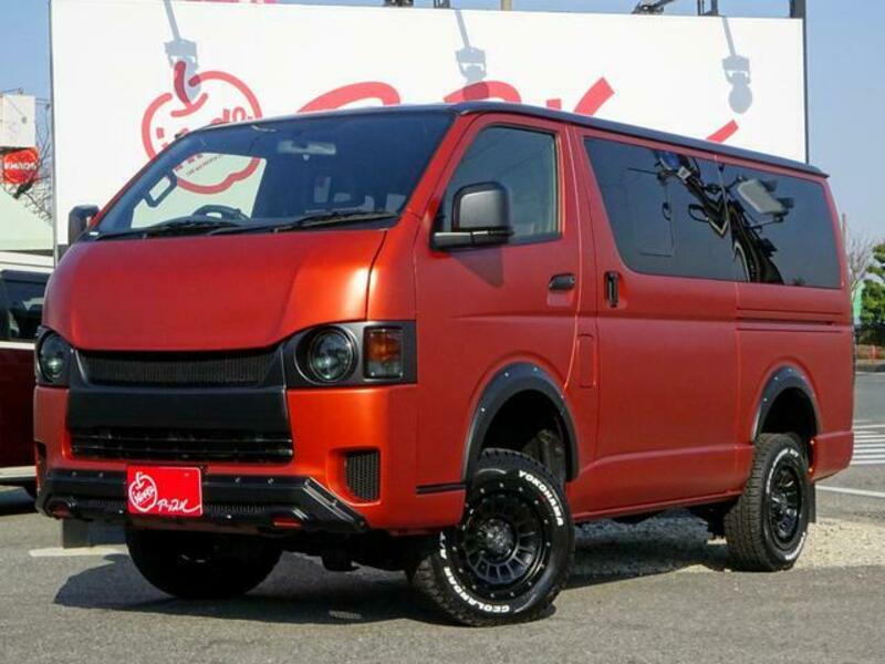TOYOTA HIACE VAN