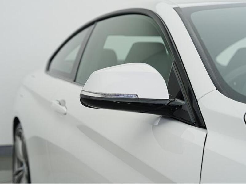 4 SERIES