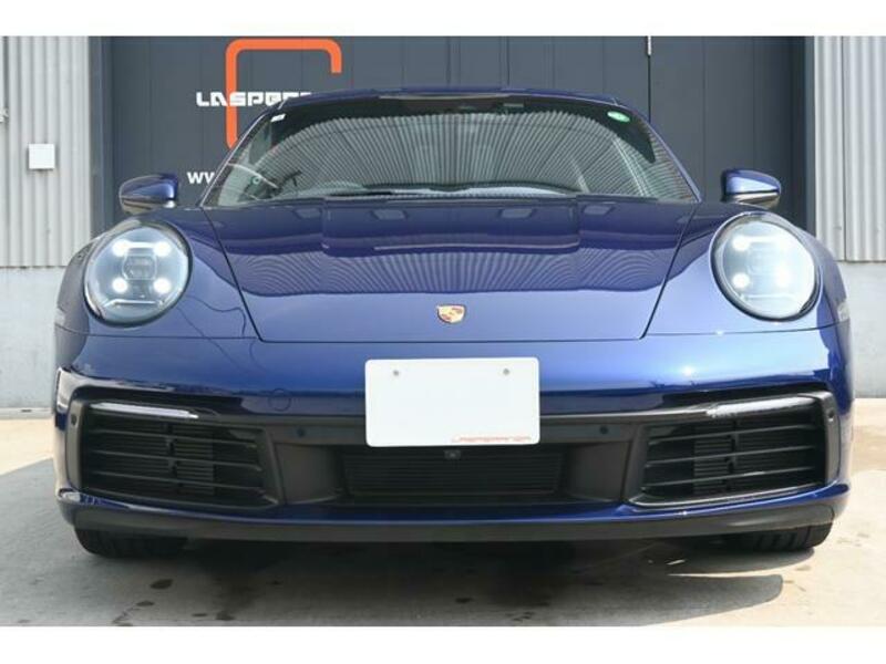 911