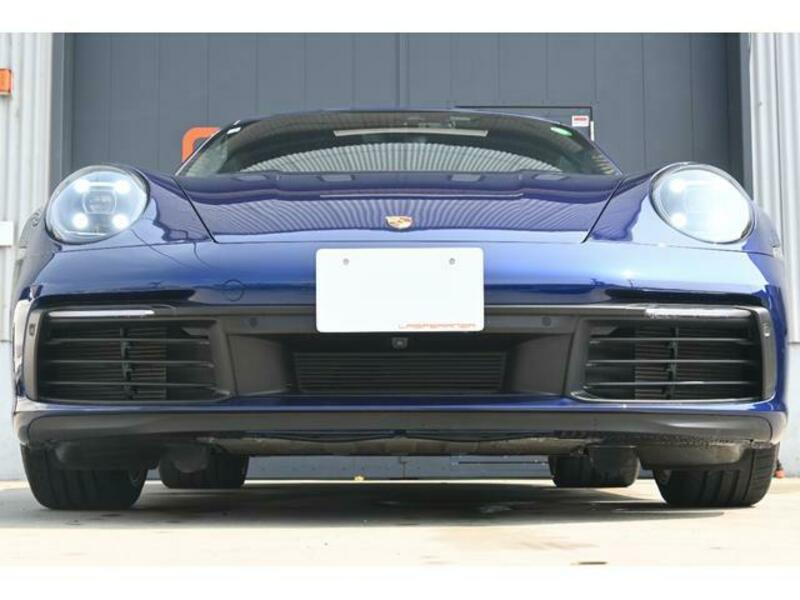911