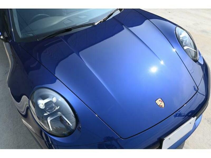 911