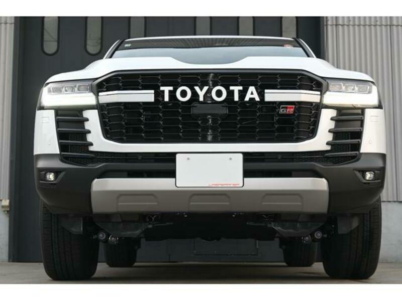 LAND CRUISER
