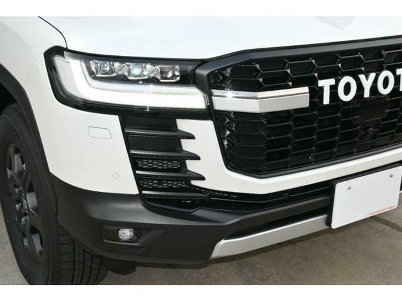LAND CRUISER