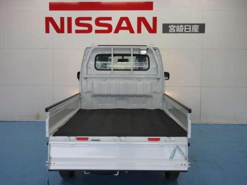CLIPPER TRUCK