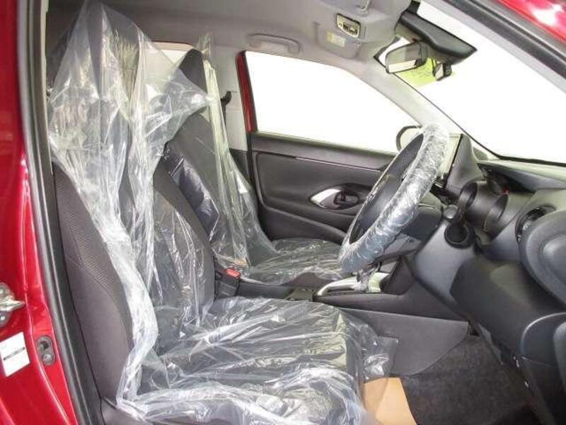 YARIS CROSS