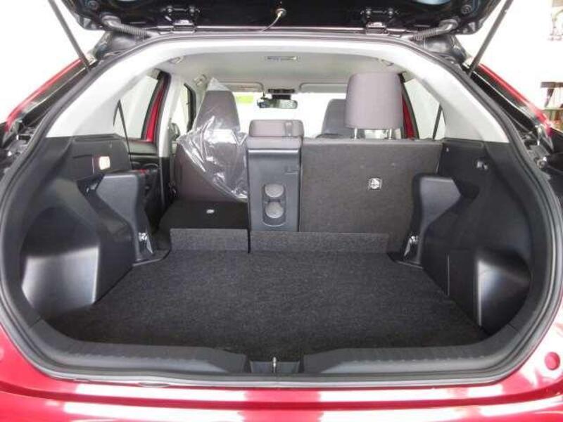 YARIS CROSS