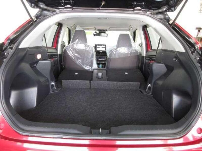 YARIS CROSS