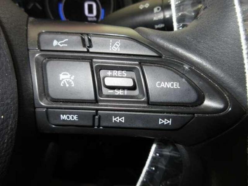 YARIS CROSS