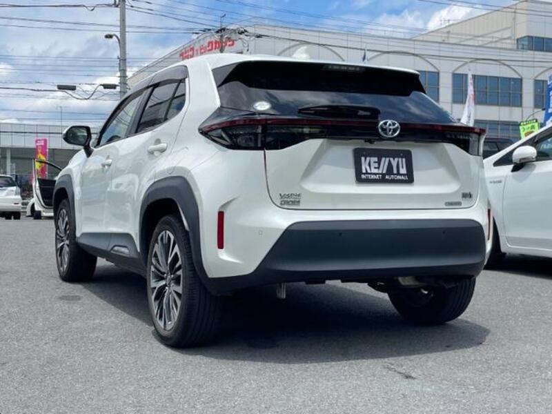 YARIS CROSS