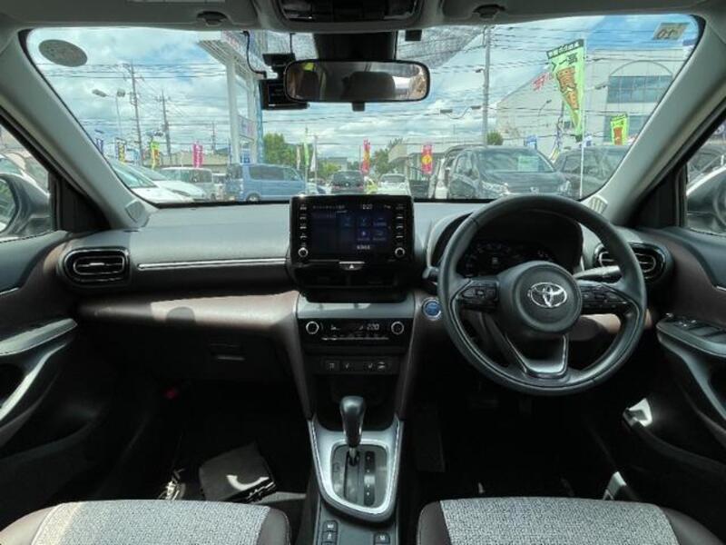 YARIS CROSS