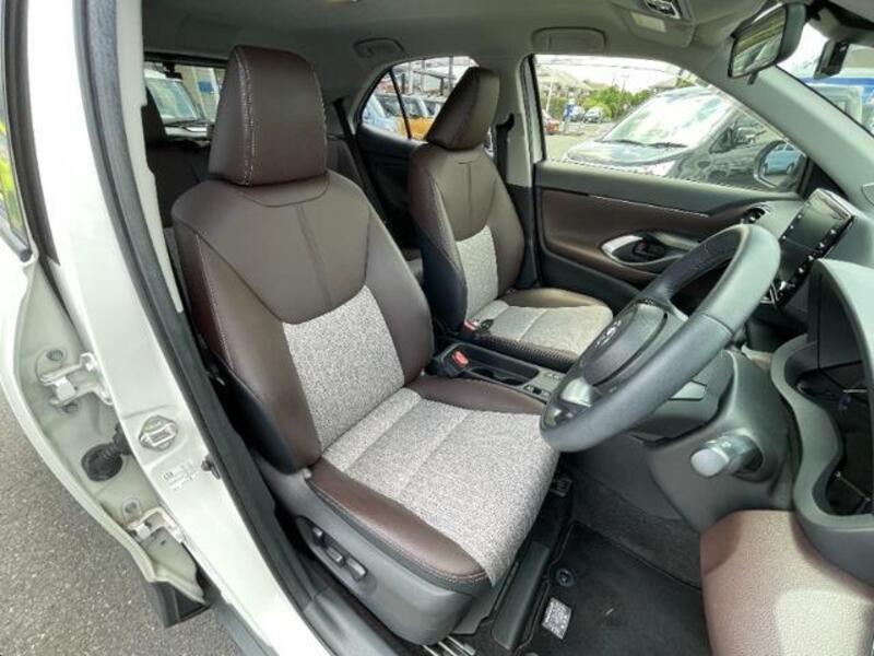 YARIS CROSS