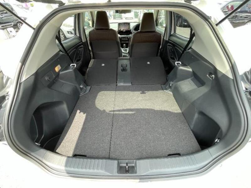 YARIS CROSS