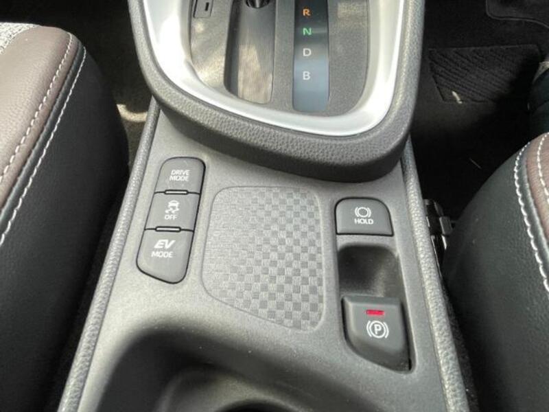 YARIS CROSS