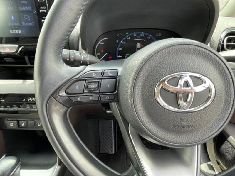 YARIS CROSS