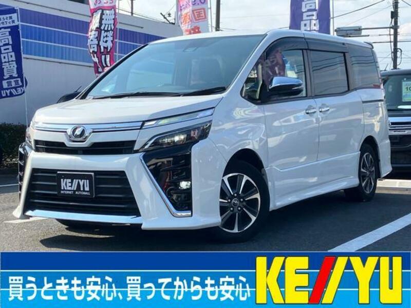 TOYOTA VOXY