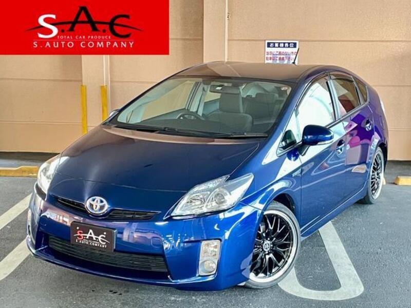 TOYOTA PRIUS