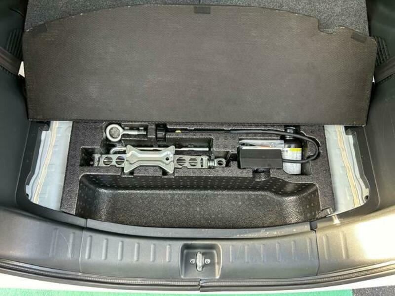 N BOX