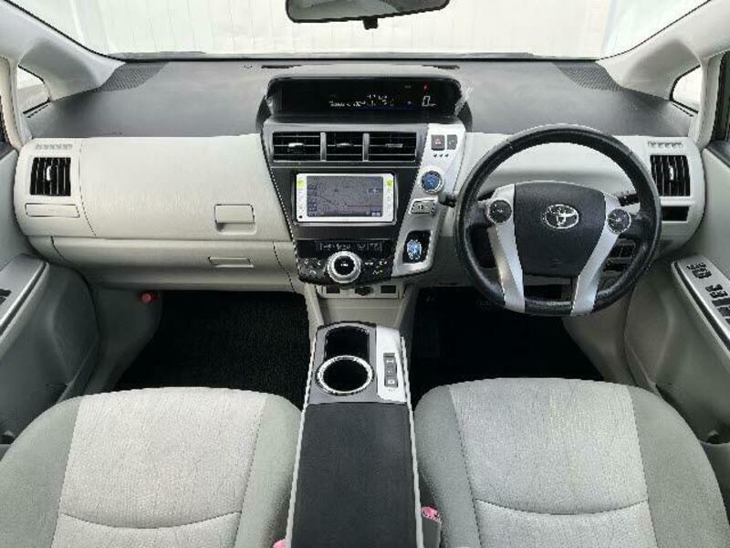 PRIUS ALPHA
