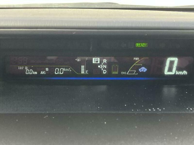 PRIUS ALPHA