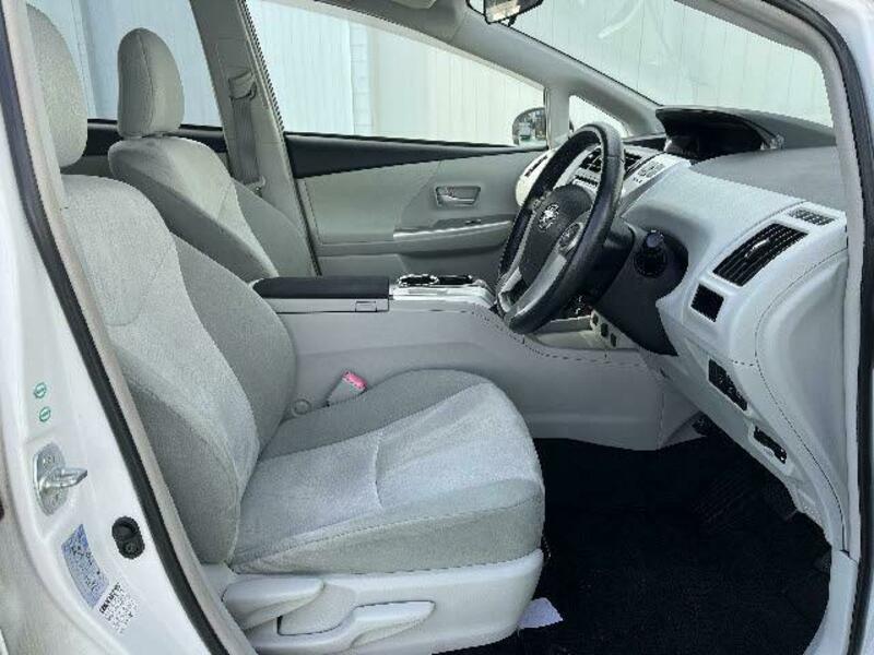 PRIUS ALPHA