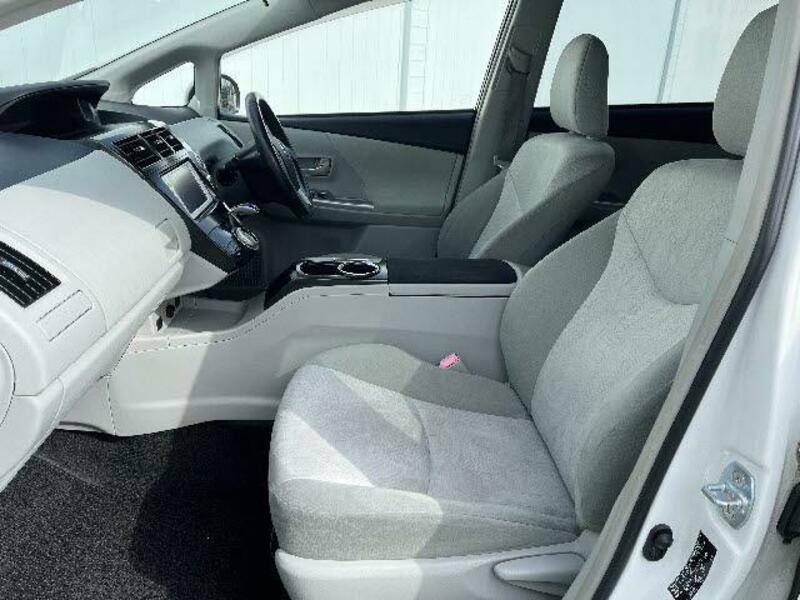 PRIUS ALPHA