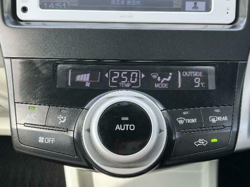 PRIUS ALPHA