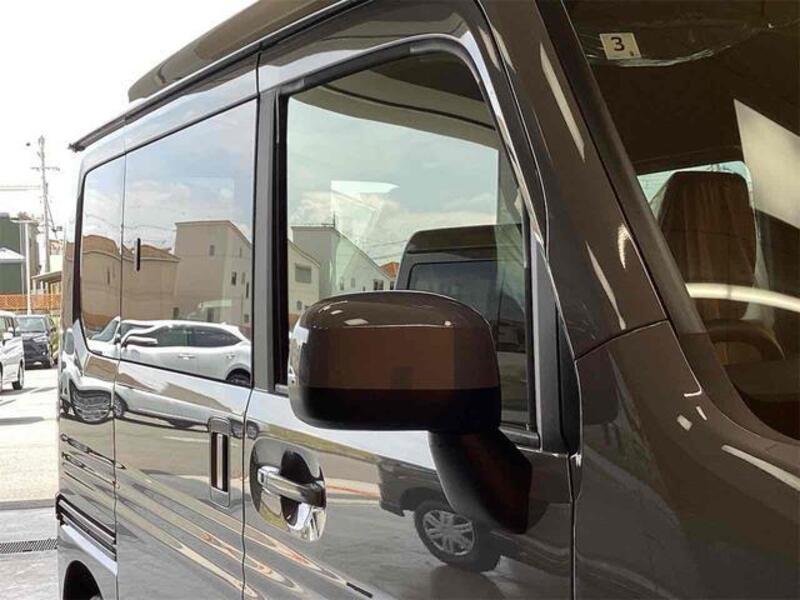 N-VAN