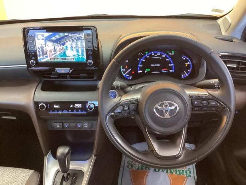 YARIS CROSS