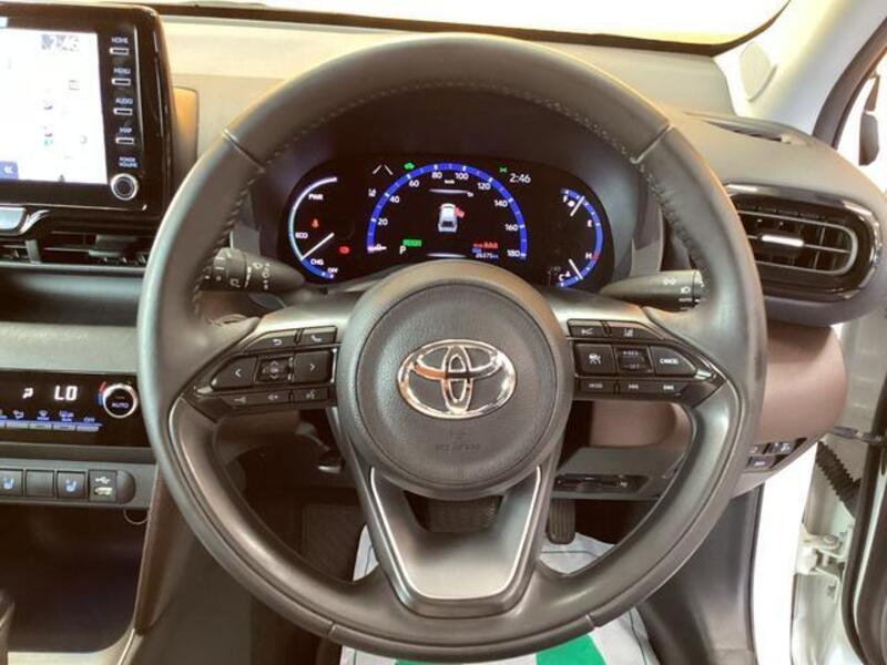 YARIS CROSS