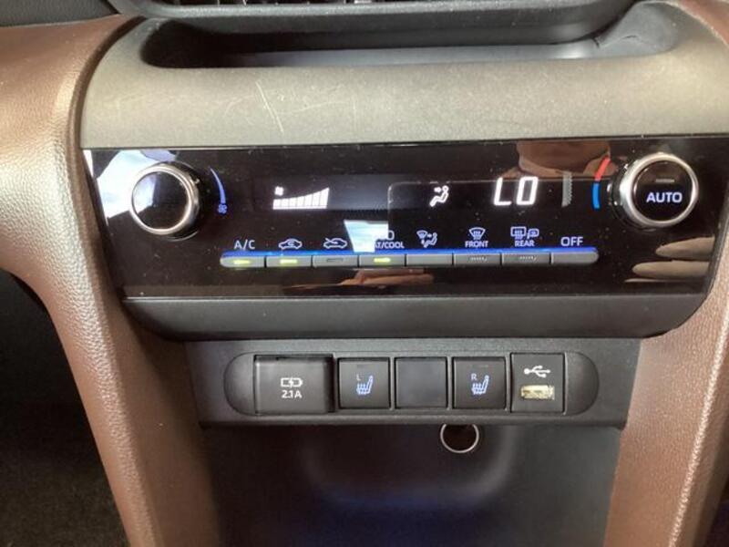YARIS CROSS