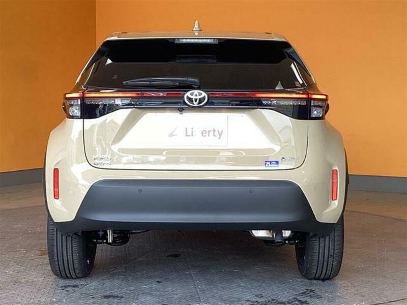 YARIS CROSS