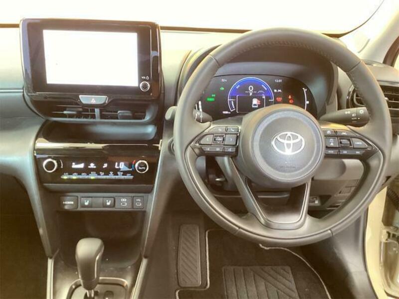 YARIS CROSS